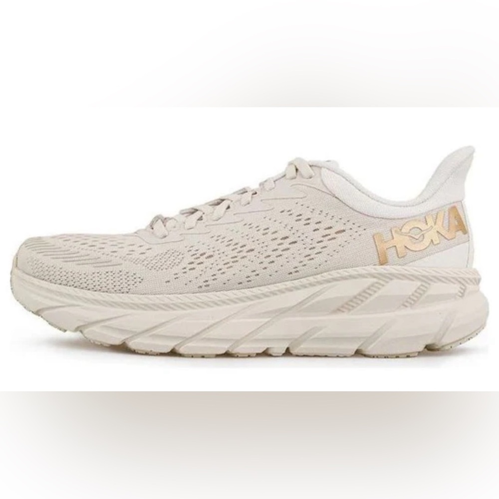 HOKA Clifton 7. Gold/cream